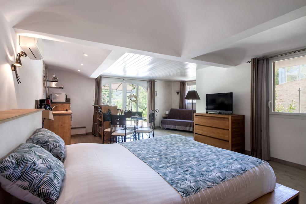 La Demeure Insoupconnée