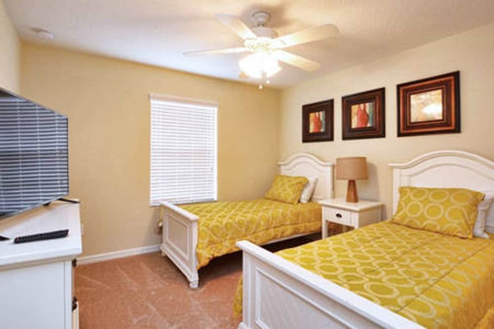 Paradise Palms 8967 D