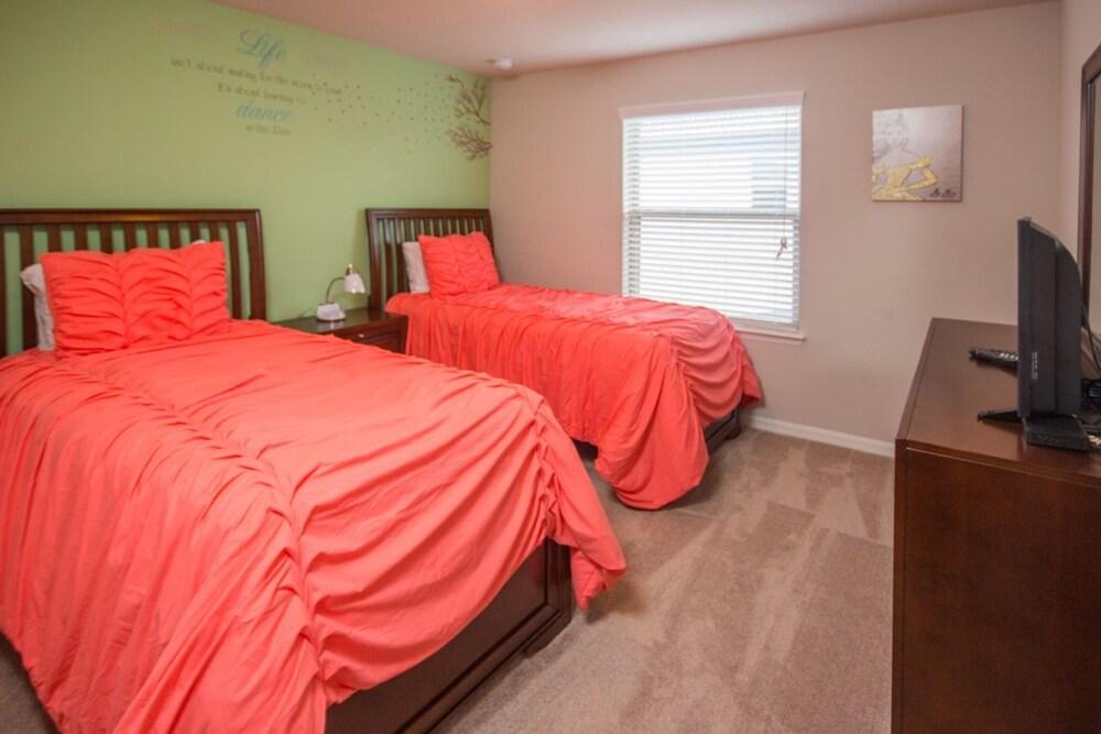 Windsor at Westside 9050