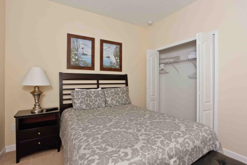 Paradise Palms 8970 C