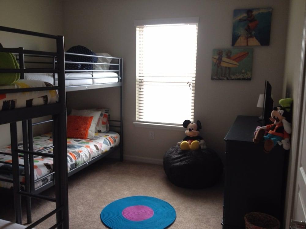 Windsor at Westside 1990