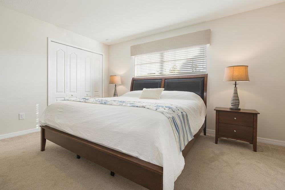 Paradise Palms 8963 D