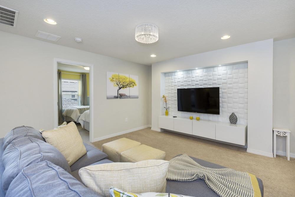 Windsor at Westside 9029