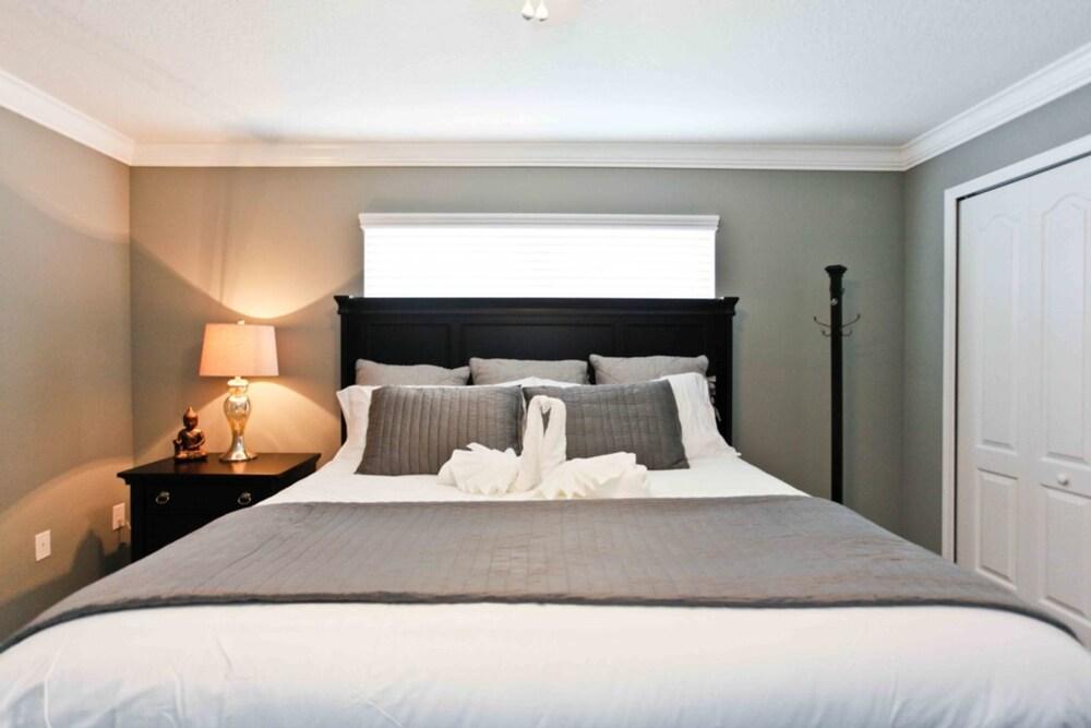 Paradise Palms 8958 D