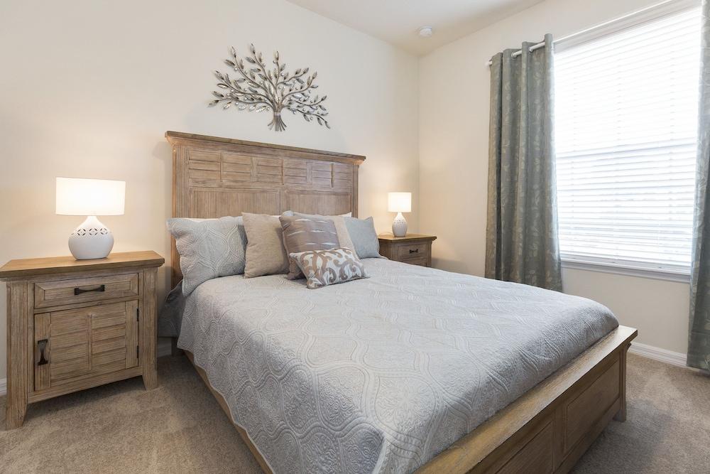 Windsor at Westside 8882