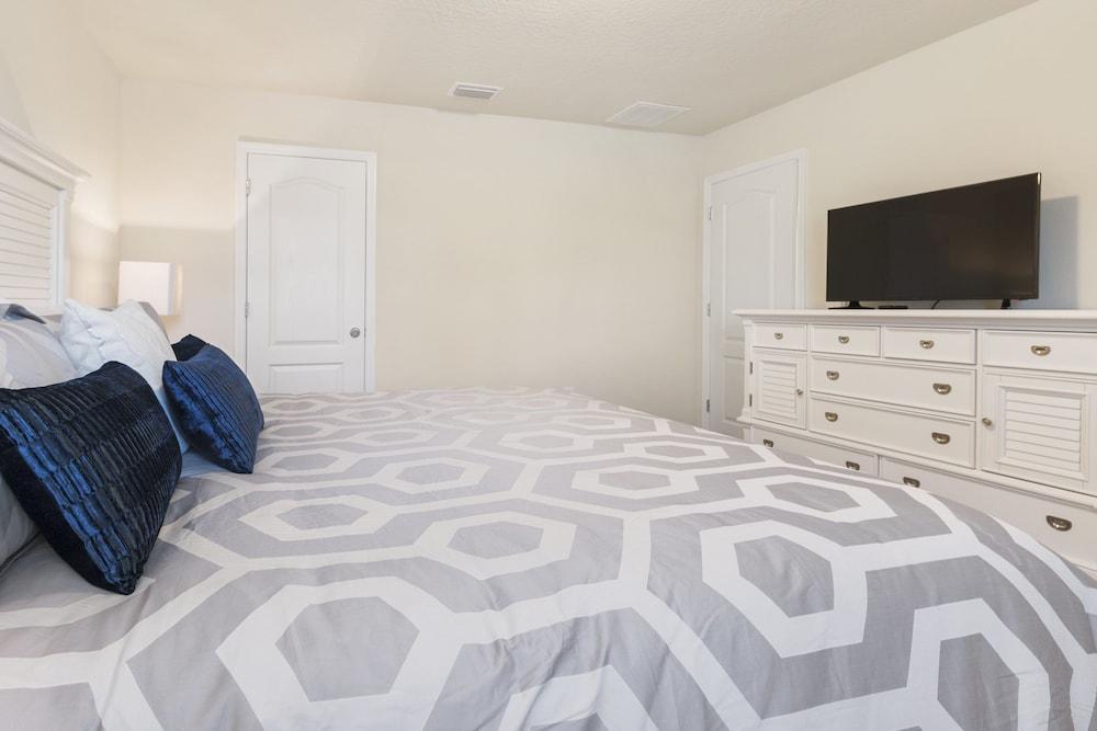 Windsor at Westside 8882