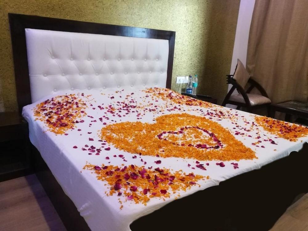 Adb Rooms Whispering River