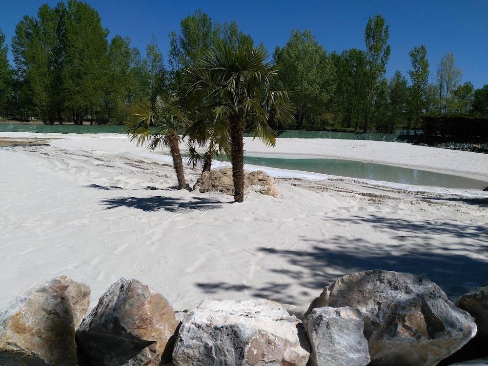 Camping Le Plan d'Eau Saint Charles