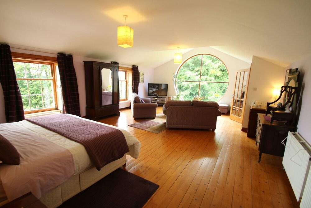 Over the Rainbow - Vegetarian Guesthouse