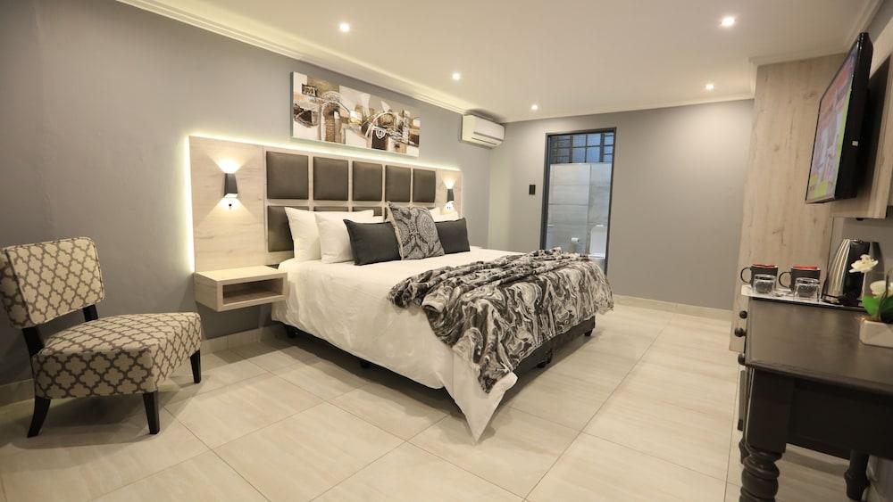 The Cascades Guest Lodge