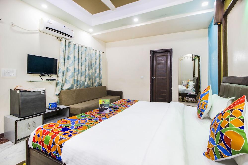 FabExpress Queen Palace