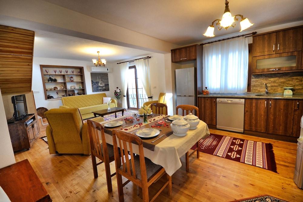 Villa Asaf by EvTatilim