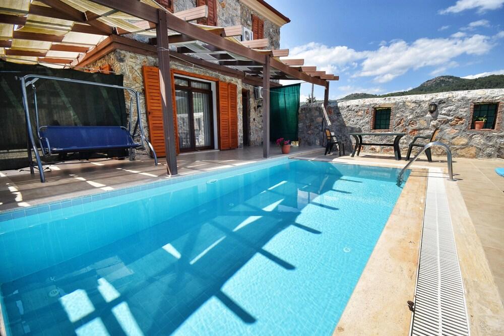 Villa Şahin  By EvTatilim