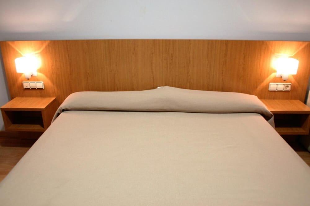 Ashotels Monreal Del Campo