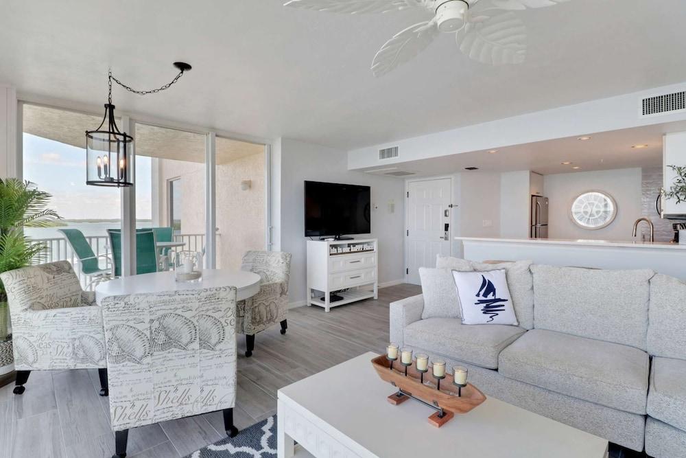 Lovers Key Resort 504