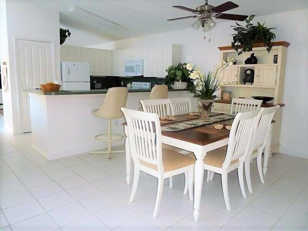 Sunrise Villa - Three Bedroom Home