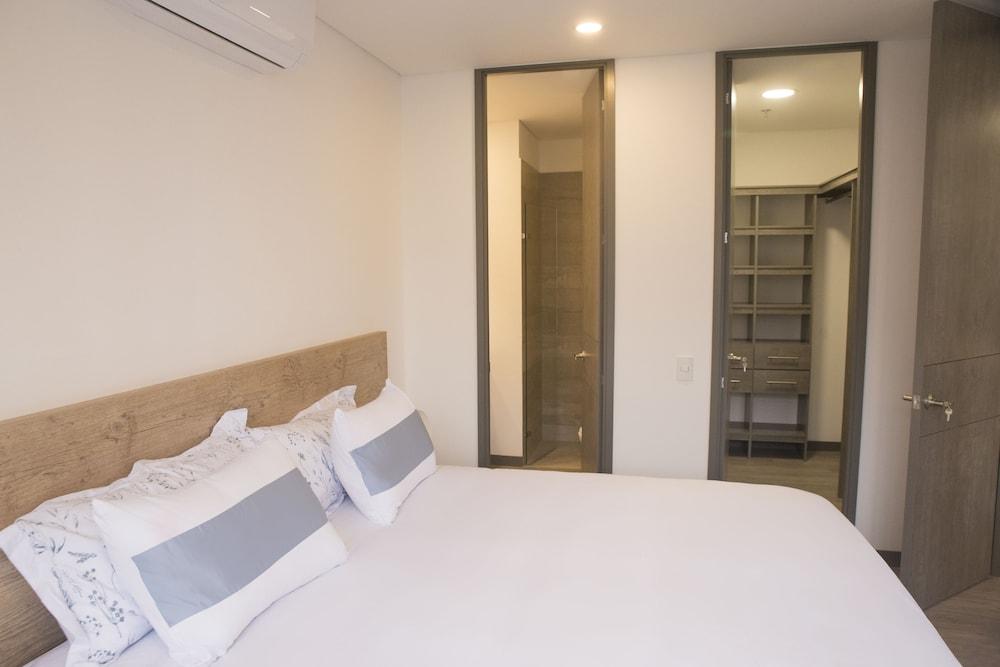 Class Suites By Nomad Guru