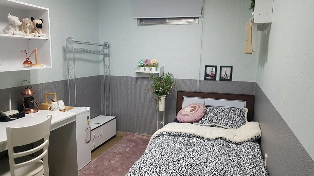 Changwon Comodo House