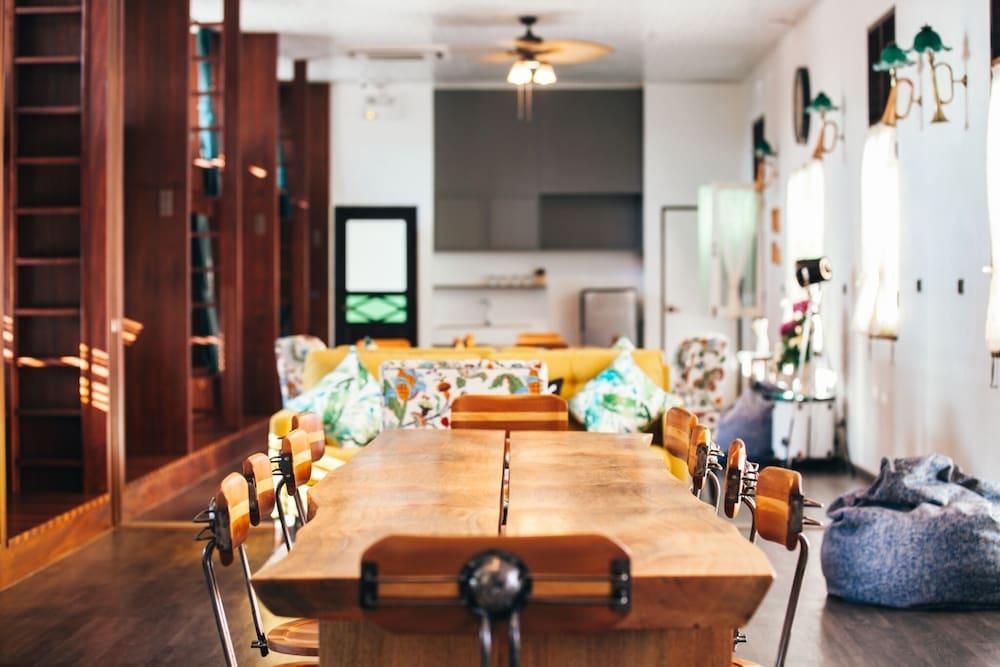 Sound Gallery House - Hostel