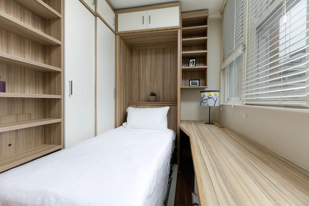 3 Beds 2 Baths Penthouse