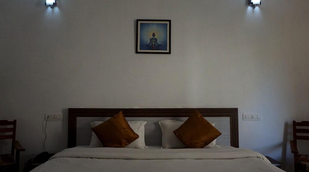 Chakrah by Hermitage