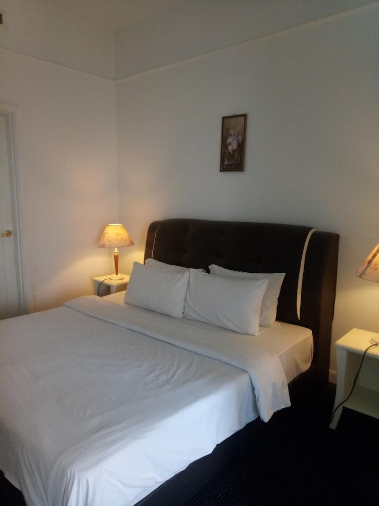 Golden Service Suite At Times Square