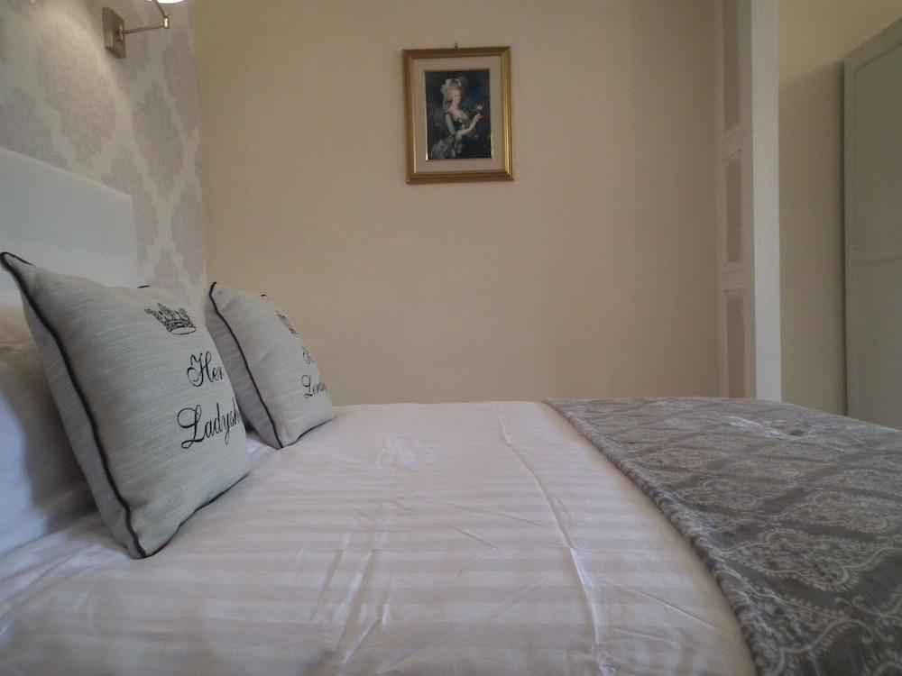 No 6 Bed & Breakfast