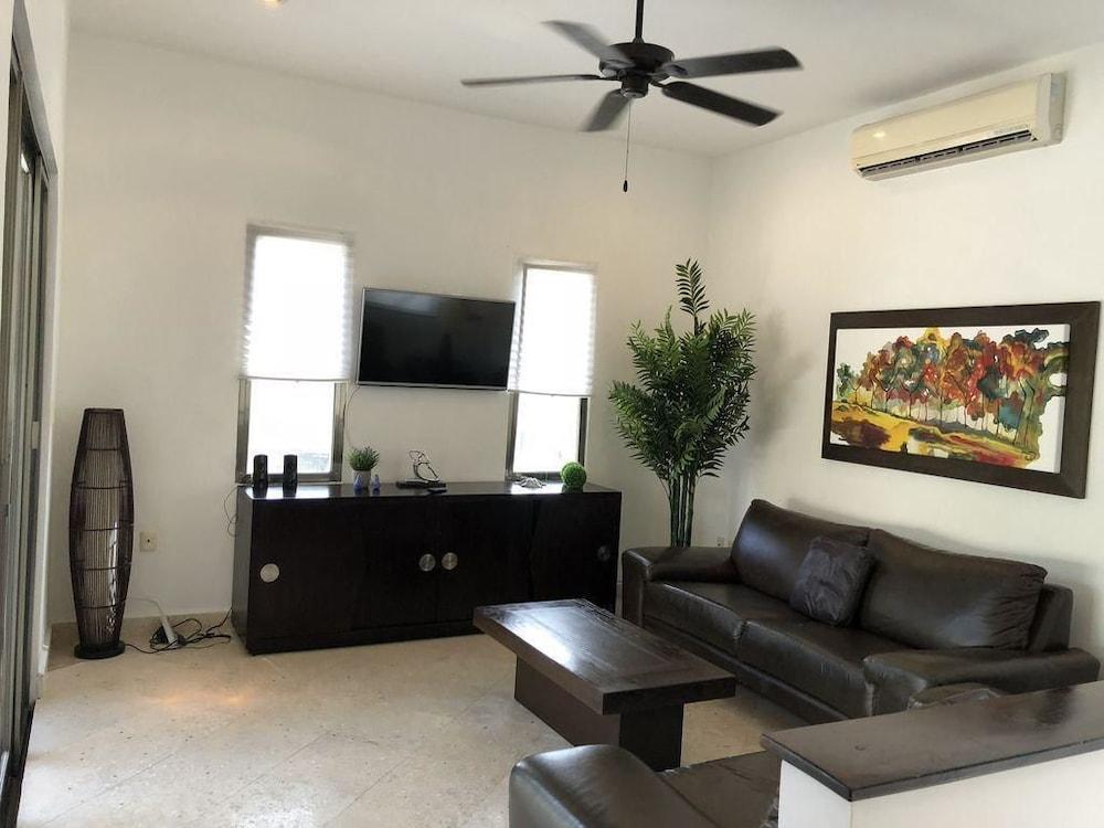 Casa Vaquero by Skyrun