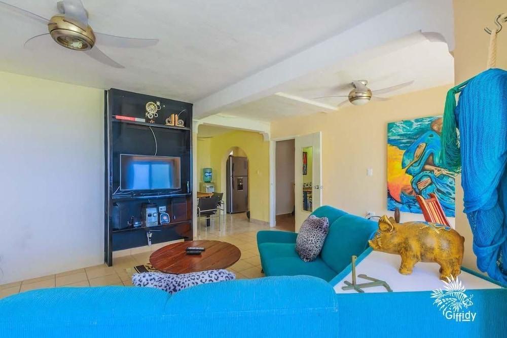 Casa Nueva Esperanza by Skyrun