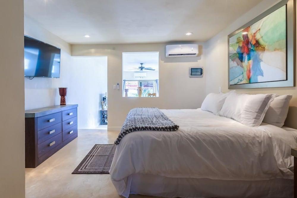 Casa Bongo by Skyrun