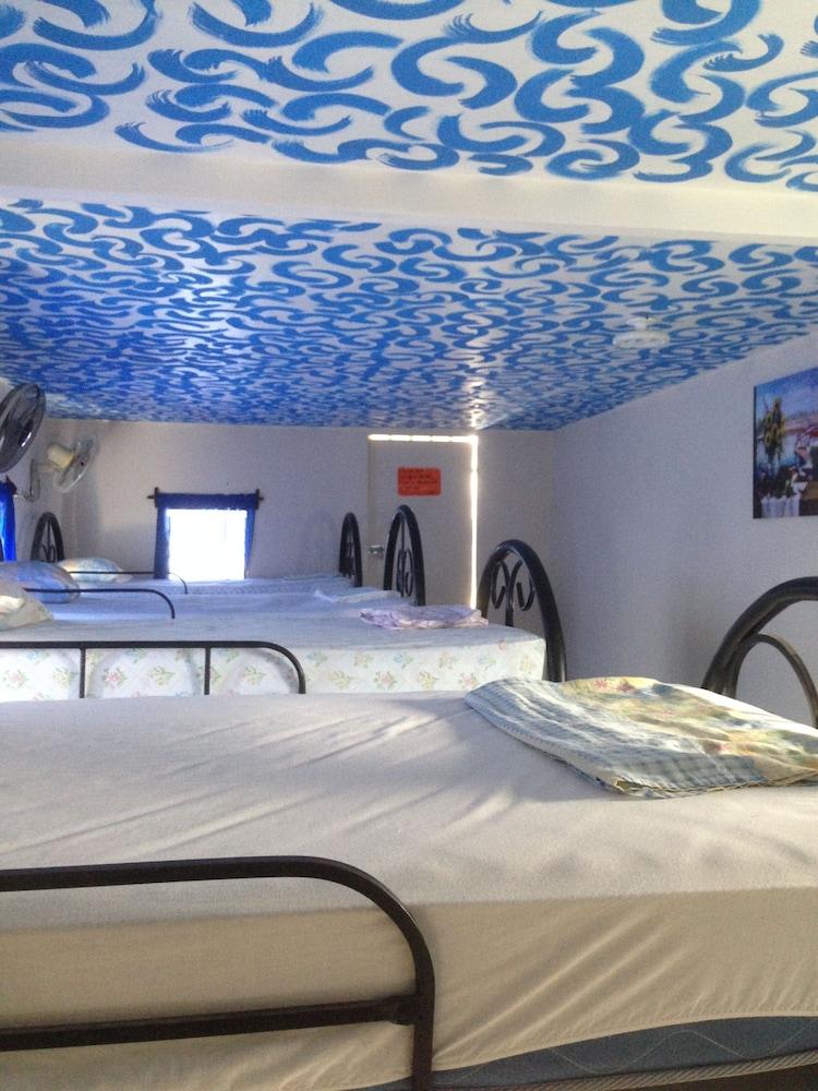 Hostal Brisas y Olas - Hostel