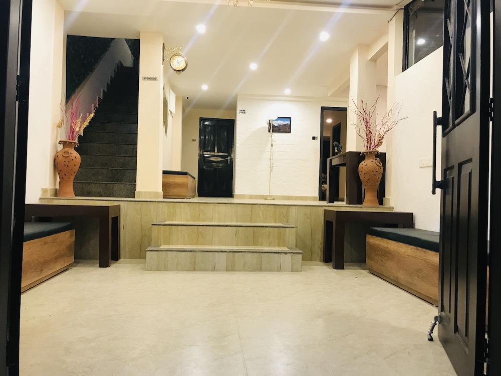 The Grand AriView - A Collection Hotel