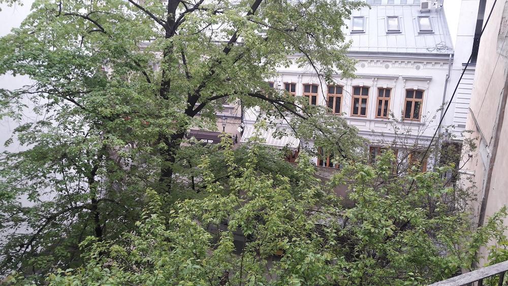 Km 0 unirii Old Town