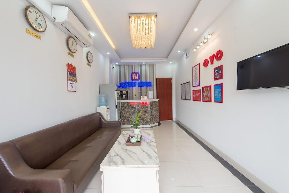 OYO 196 Sweet Hotel