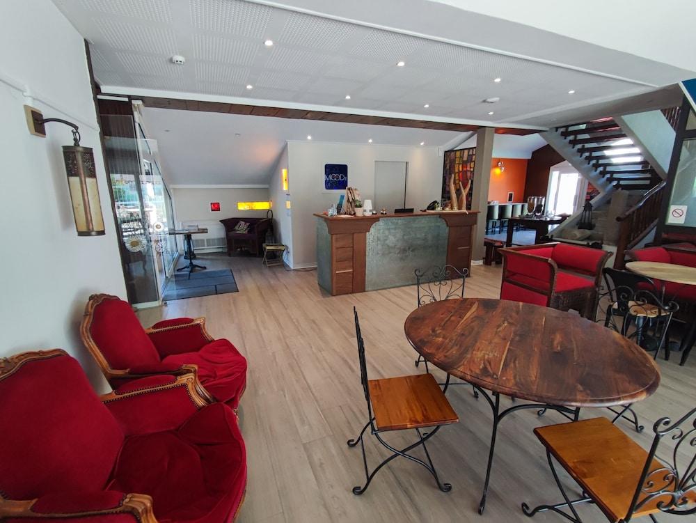 Moodz Hotel
