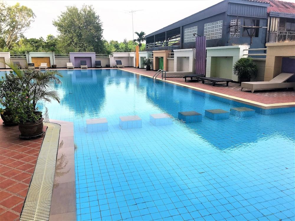 Poolview Condo Rentbuythailand