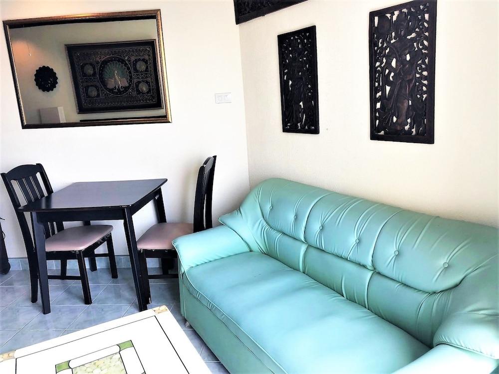 15th Floor Sea View Apartment - Sleeps 2