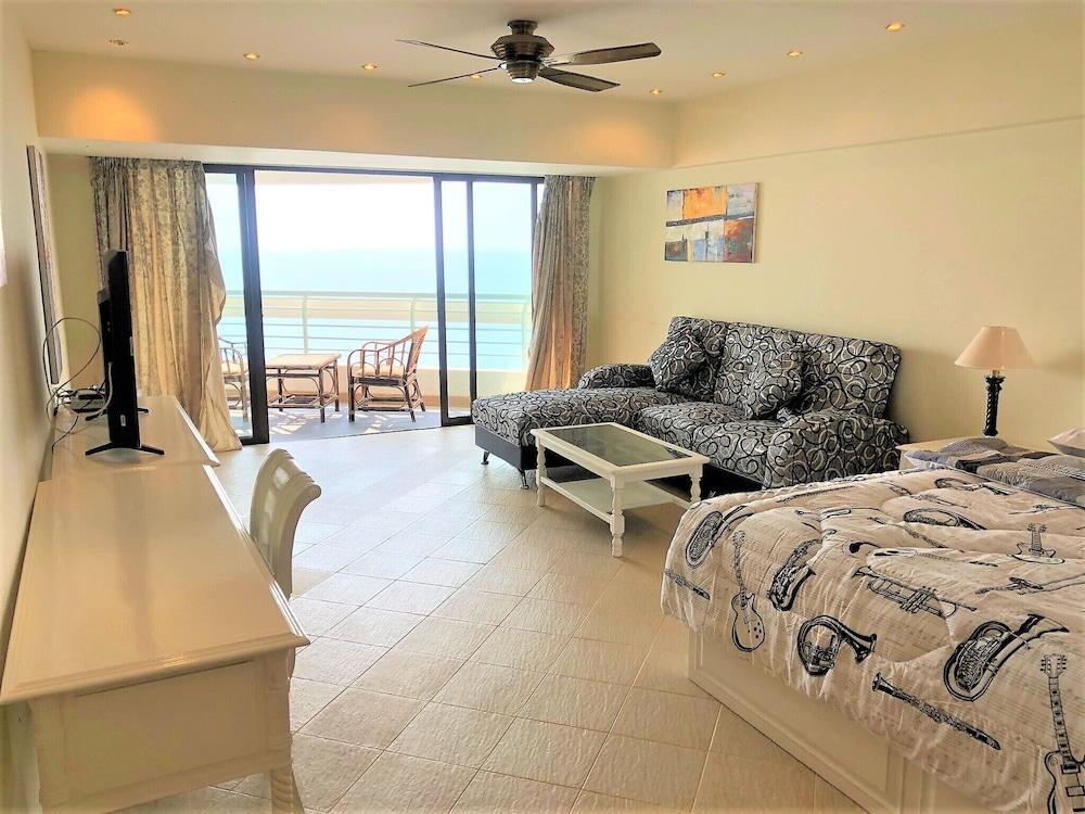 Metro Jomtien Condotel - Sleeps 2