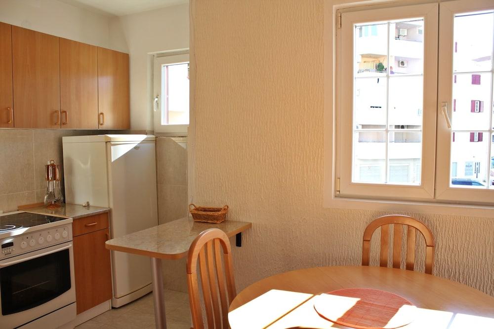 Sunny Family Apartment