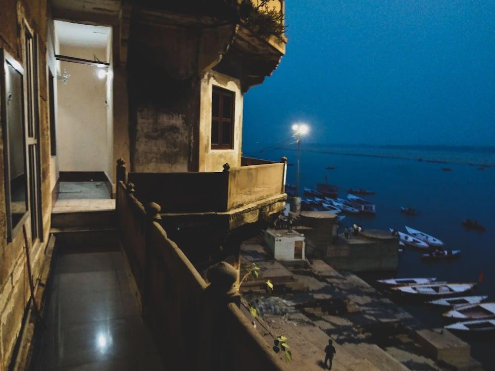 Dwivedi Hotels Hotel Elena