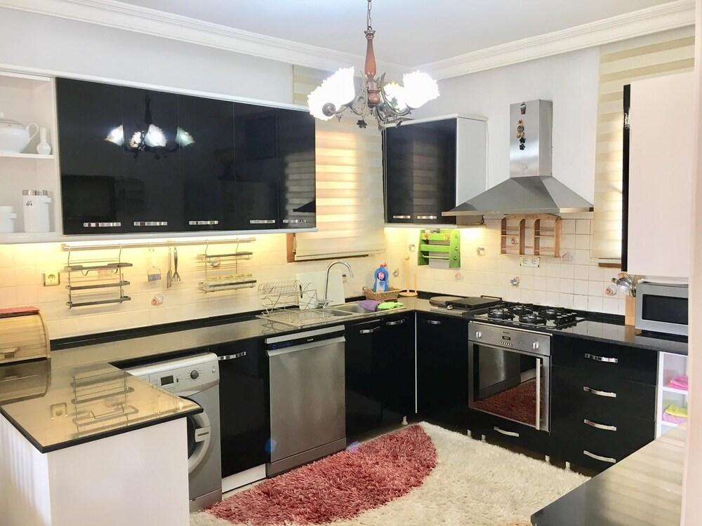 Villa Pera by VillaTatilin