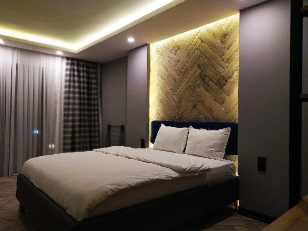 Meyde Boutique & Suites