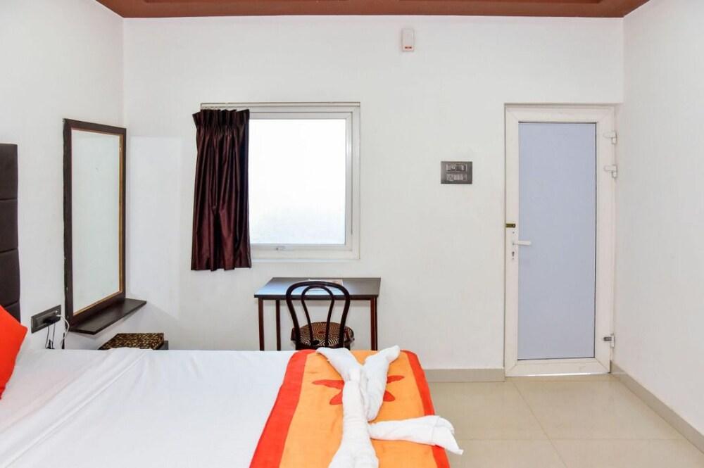 Hotel Sea Shore Beach Resort