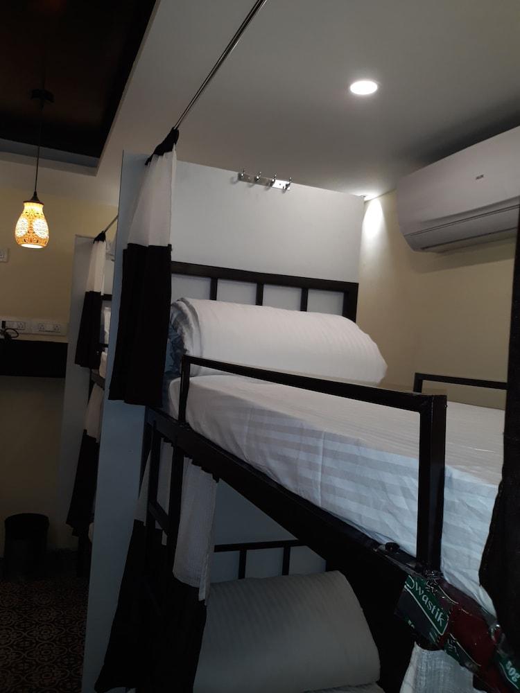 Deck 3 Airport Dormitory