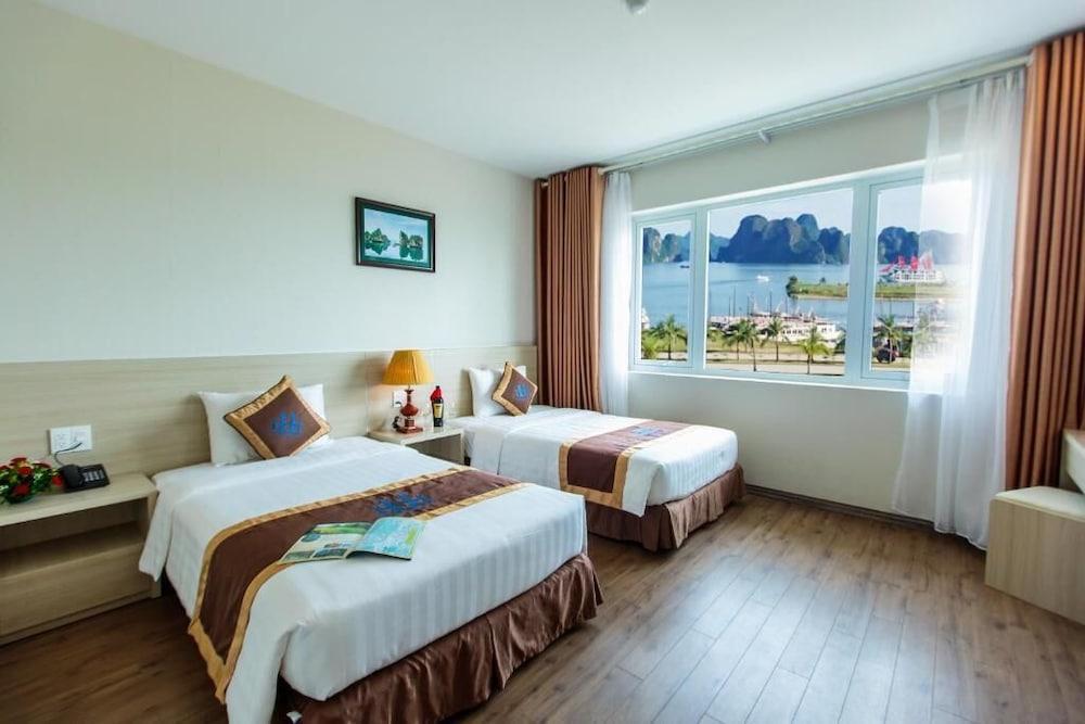 Ha Long Harbour Hotel