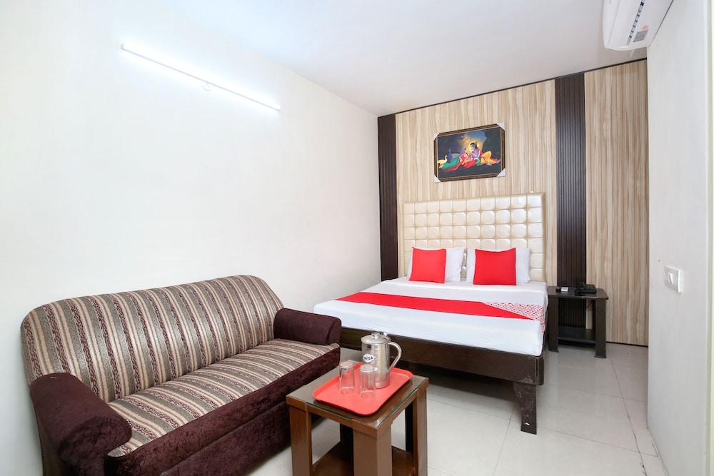 OYO 24630 Perfect Home Stay