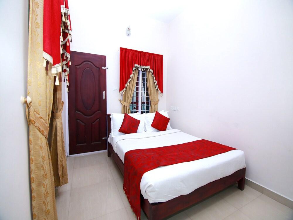 OYO 15548 Mackal Residency