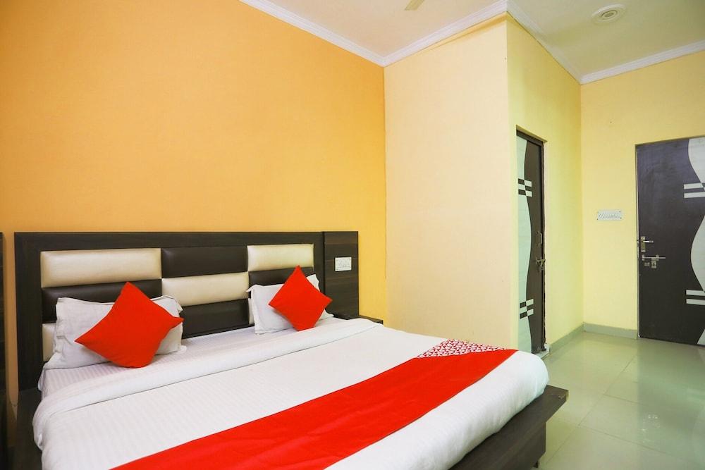 OYO 16362 Hotel National
