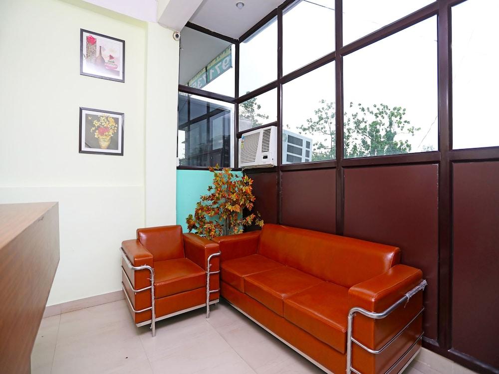 OYO 17293 Country Residency