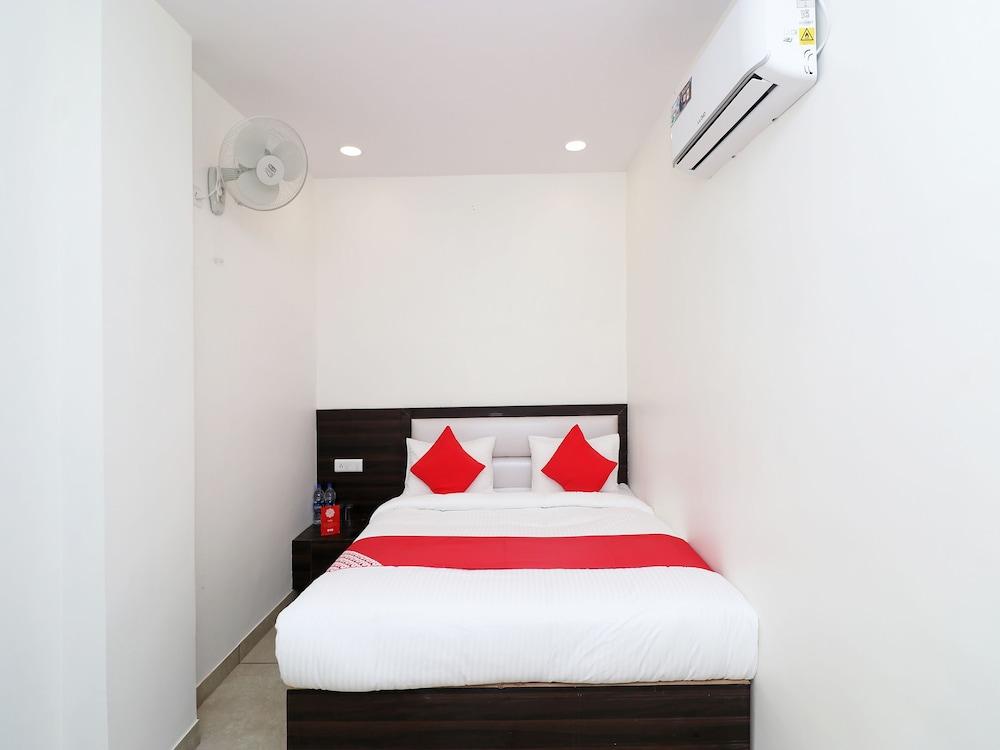 OYO 28246 Rohtak Residency